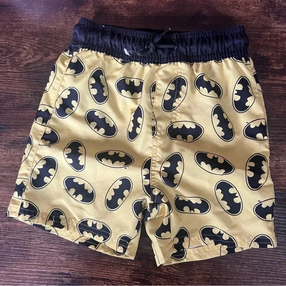 💥SOLD💥 Batman swim trucks boys size 4 - Picture 3 of 5
